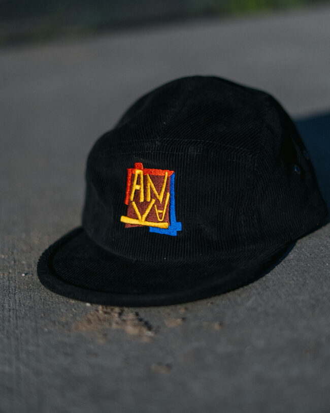 cap logo black