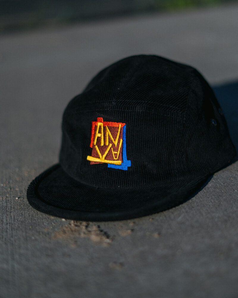 cap logo black
