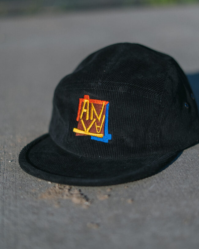 ANKA - pet corduroy zwart
