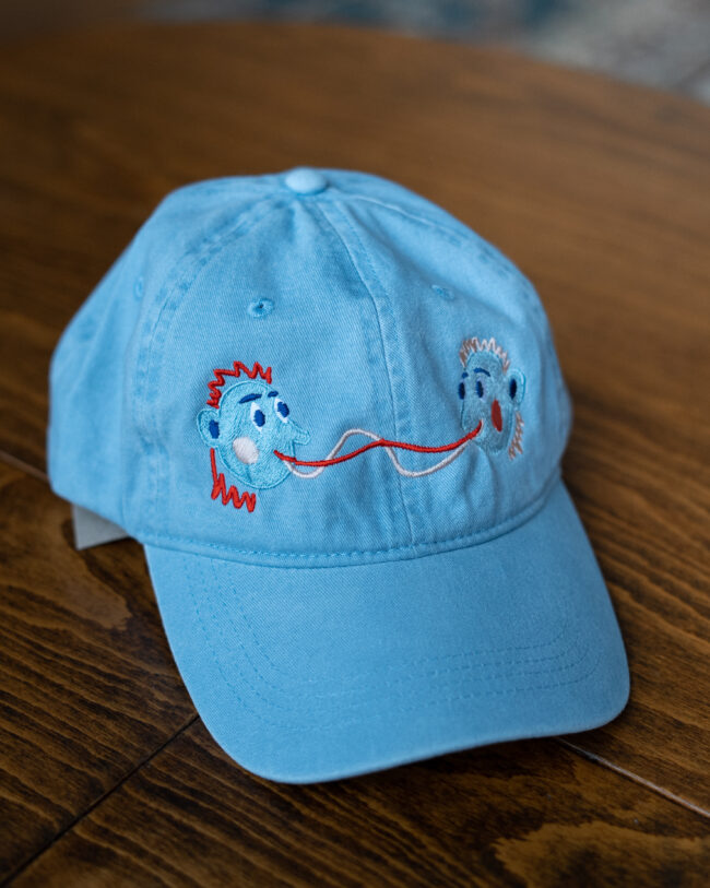 washed cap blue - kisses